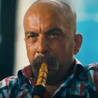 چهره ها/ عکس پراحساسِ عباس جمشیدی‌فر در آغوش پدرش