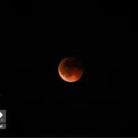 ماه سرخ بر فراز کرمانشاه
