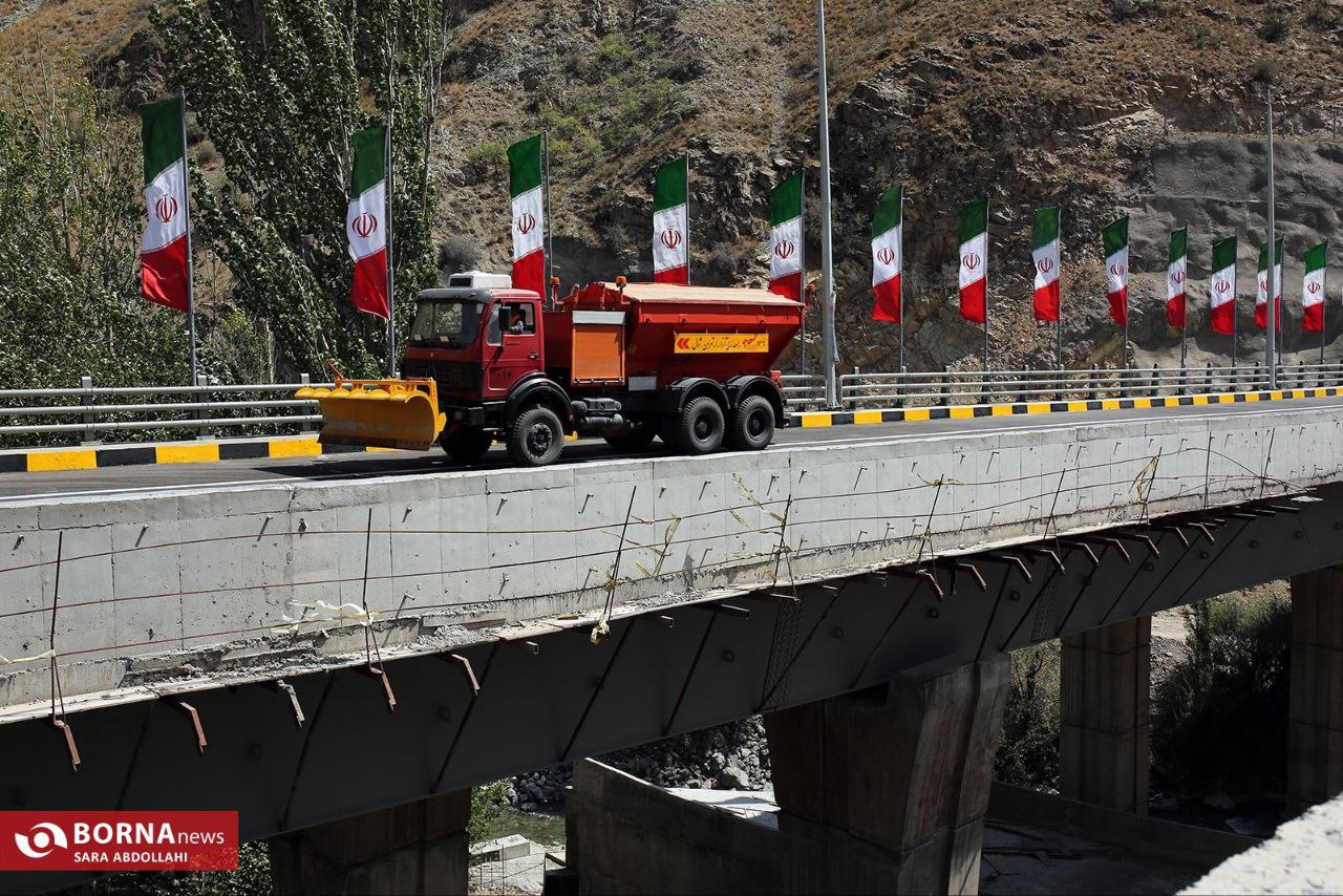 عکس/ افتتاح باند شرقی منطقه دو آزادراه تهران-شمال با حضور رییس جمهور