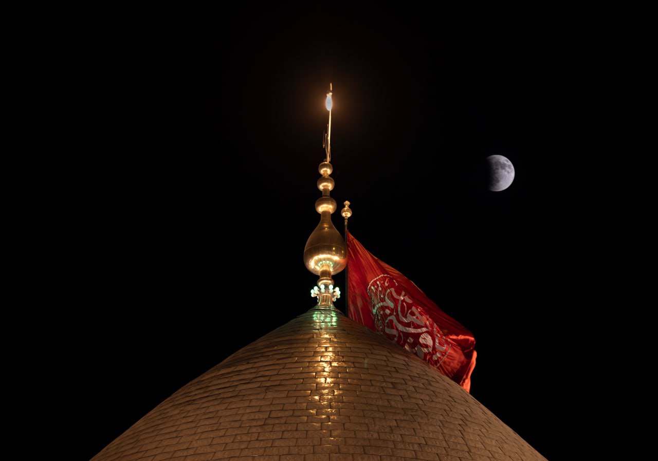 عکس/ تصاویری از ماه‌گرفتگی شب گذشته در آستان حضرت ابوالفضل‌العباس (ع)