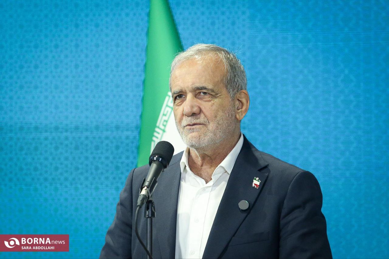 عکس/ افتتاح باند شرقی منطقه دو آزادراه تهران-شمال با حضور رییس جمهور