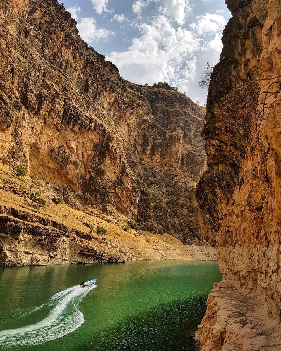 تصویری زیبا از تنگه کافرین در ایلام