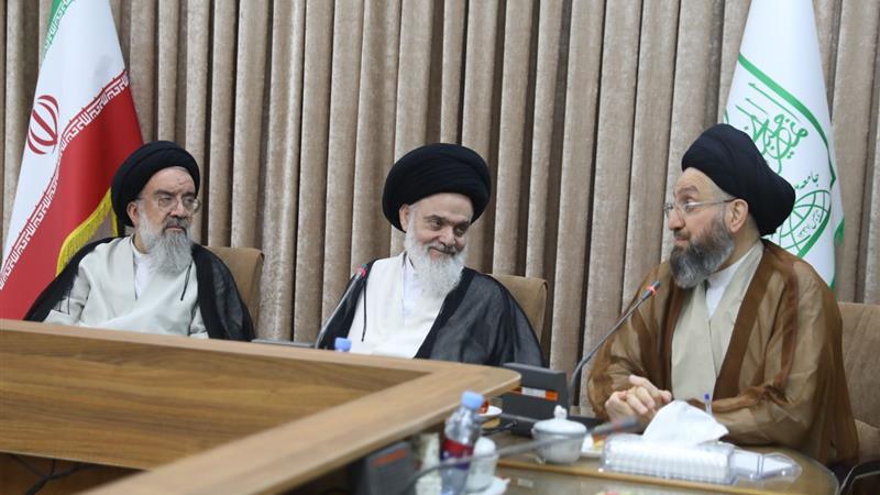 سید عمار حکیم در جمع اعضای جامعه مدرسین حاضر شد