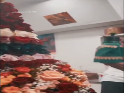 گل آرایی ضریح مطهر رضوی به مناسبت میلاد پیامبر و امام جعفر صادق