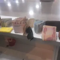 کارگر فرودگاه مشهد کیف پول یک میلیاردی را به صاحبش بازگرداند