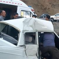 مصدومیت ۱۱ نفر بر اثر حادثه رانندگی در کردستان