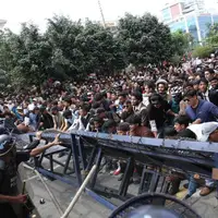 از استعفای نخست‌وزیر نپال تا به آتش‌کشیده‌شدن منازل مقامات