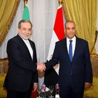 عکس/ دیدار عراقچی با وزیر خارجه مصر در سفر به قاهره