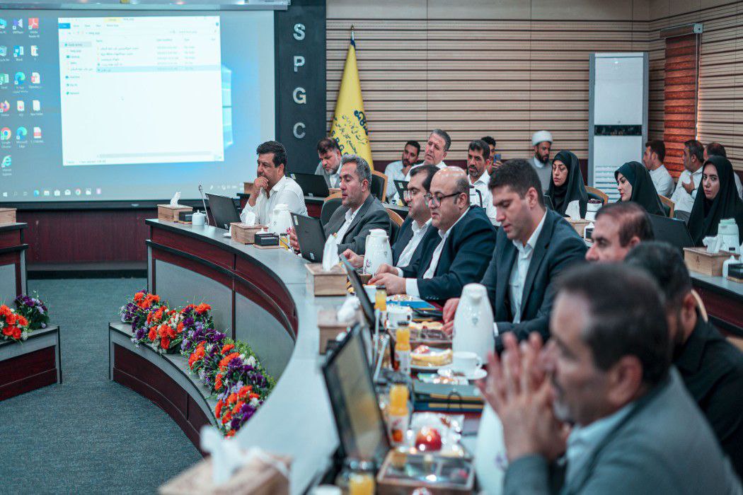 عکس/ دیدار فرمانده سپاه استان بوشهر با بسیجیان پارس جنوبی