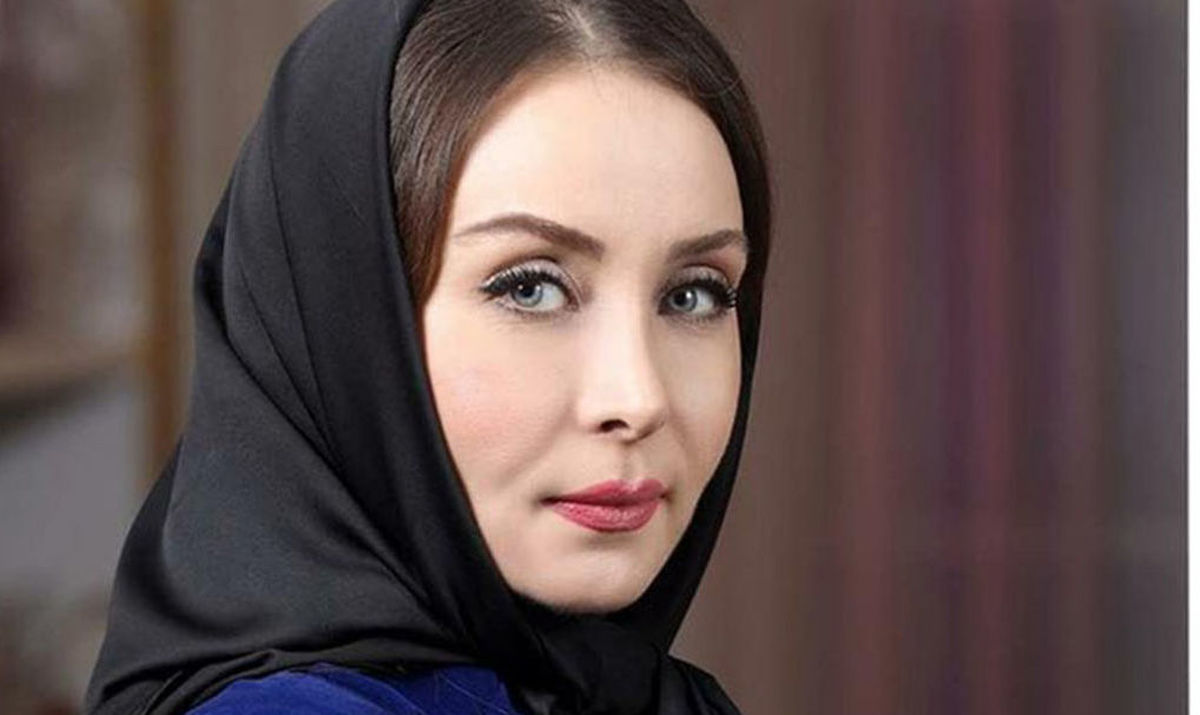 چهره ها/ استایل جذاب و آبی حدیث فولادوند در یک کنسرت