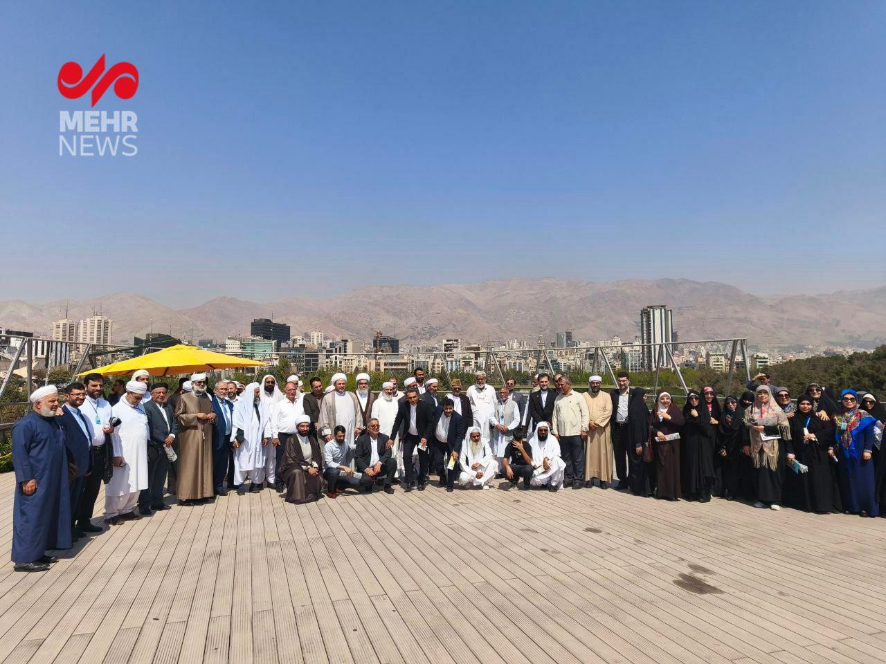  حضور مهمانان کنفرانس وحدت اسلامی در پل طبیعت و گنبد مینا