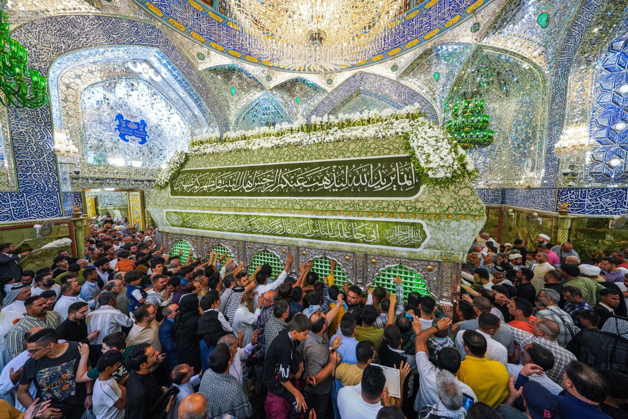 حال و هوای بارگاه مطهر علوی در شب میلاد پیامبر خاتم