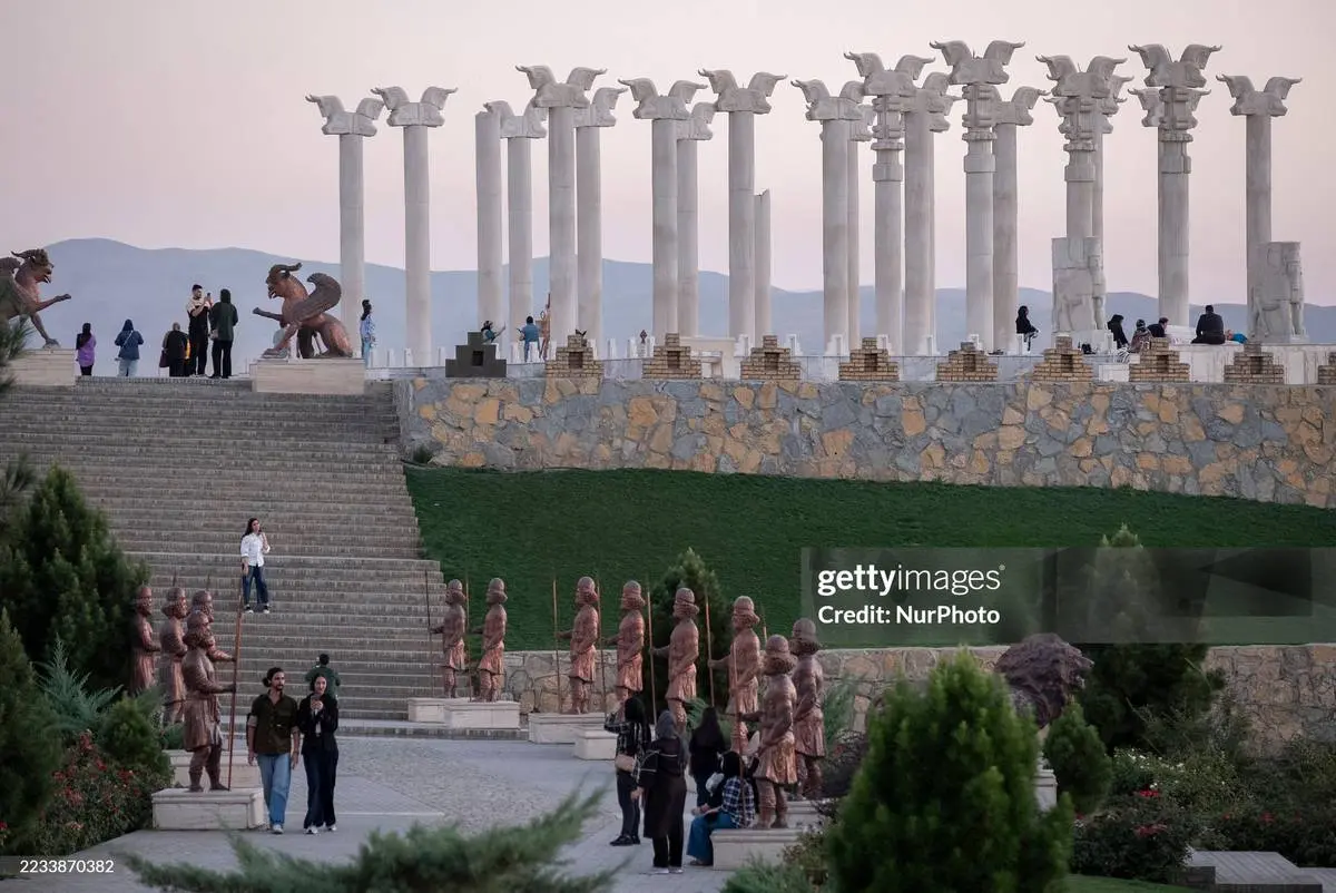 از برج ایفل تا اهرام مصر در ملایر