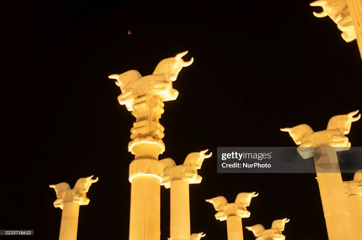 از برج ایفل تا اهرام مصر در ملایر