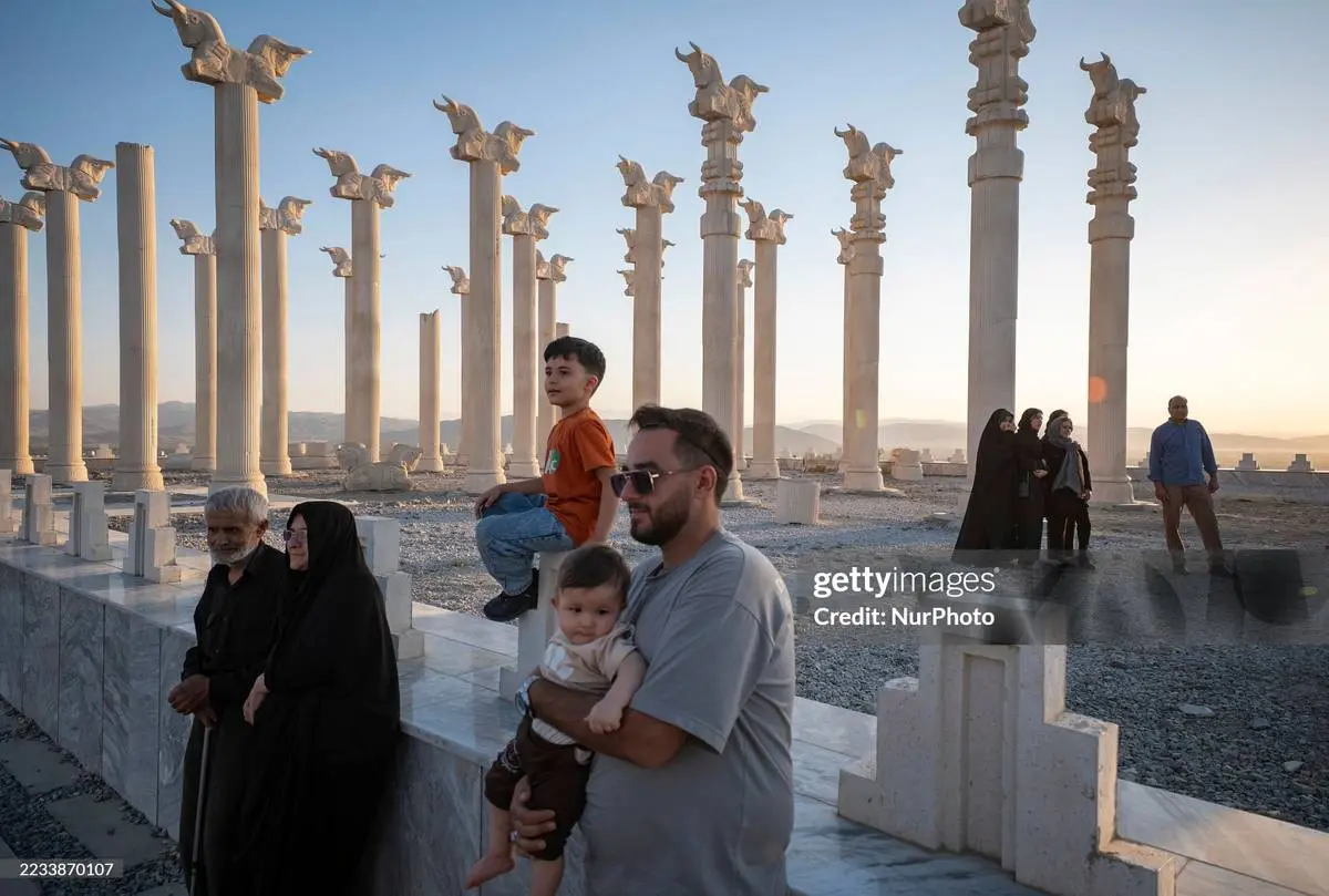 از برج ایفل تا اهرام مصر در ملایر