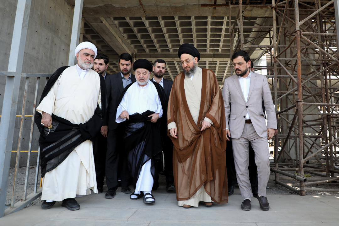دیدار و گفتوگوی حکیم با نماینده آیتالله العظمی سیستانی و بازدید از پروژههای علمی و درمانی در قم