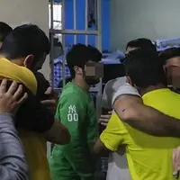 لحظه اعلام خبر عفو رهبری به زندانی‌ها 