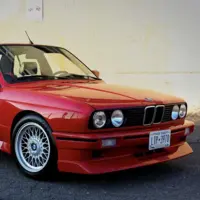 داستان تنها بی‌ام‌و M3 نسل E30 سدان، خودرویی خاص با موتور شش سیلندر
