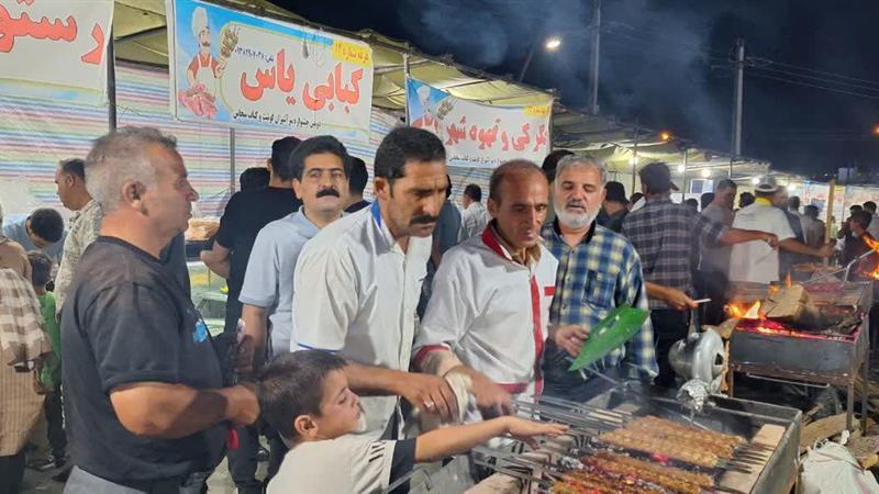 سرآشپزان در جشنواره گوشت و کباب سجاس خدابنده هنرنمایی میکنند