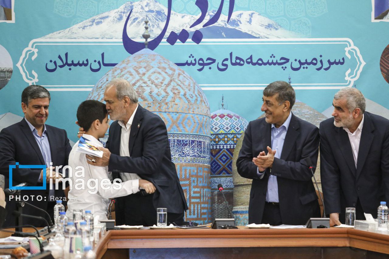  عکس/ ​​​​​​​سفر رئیس‌جمهور به استان اردبیل  