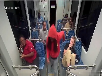 لحظه قتل هولناک زن اوکراینی در قطار شهری شارلوت آمریکا
