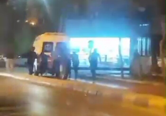 ماجرای هُل دادن آمبولانس در یکی از محله‌های دولت‌آباد چه بود؟