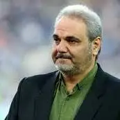 خیابانی: آکادمی‌ها برای بازی دادن پول می‌گیرند!