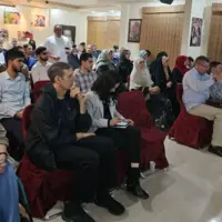 اهدای چفیه رهبر انقلاب به رئیس جمهور ونزوئلا