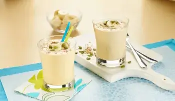 طرز تهیه اسموتی پسته، یک نوشیدنی مغذی و خوشمزه