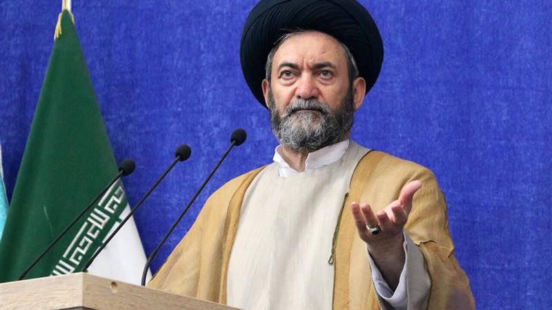 امام جمعه اردبیل: دولت بر فرهنگ به عنوان ریل حرکت جامعه تمرکز کند