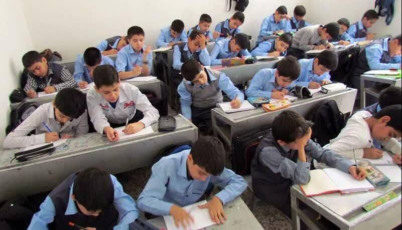 آموزگار برگزیده فارس: کلاس درس باید امنیت روانی ایجاد کند