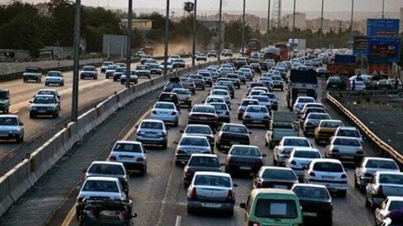 ترافیک سنگین در آزادراه قزوین - کرج / ممنوعیت تردد درجاده کرج - کندوان
