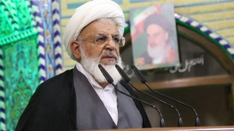 امام جمعه یزد: دولت برای حل مشکلات معیشتی مردم، تدبیر کند