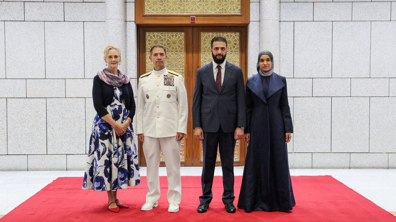میزبانی الجولانی از فرمانده سنتکام در کاخ الشعب دمشق