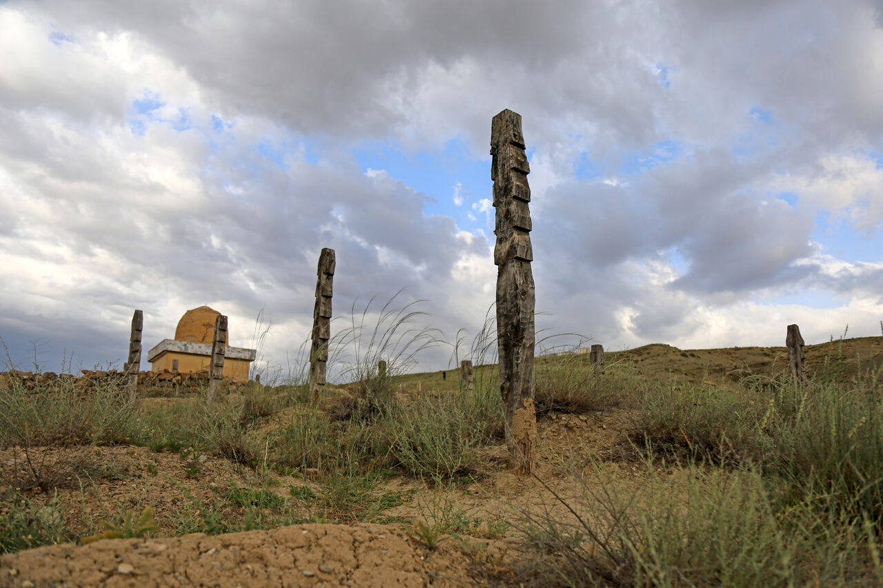 قبرستان چوبی «باغلق»
