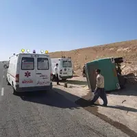 واژگونی مینی‌بوس در محور مهاباد - میاندوآب ۲۰ مصدوم برجا گذاشت