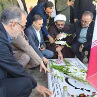 استاندار زنجان به مقام شامخ شهدای خرمدره ادای احترام کرد