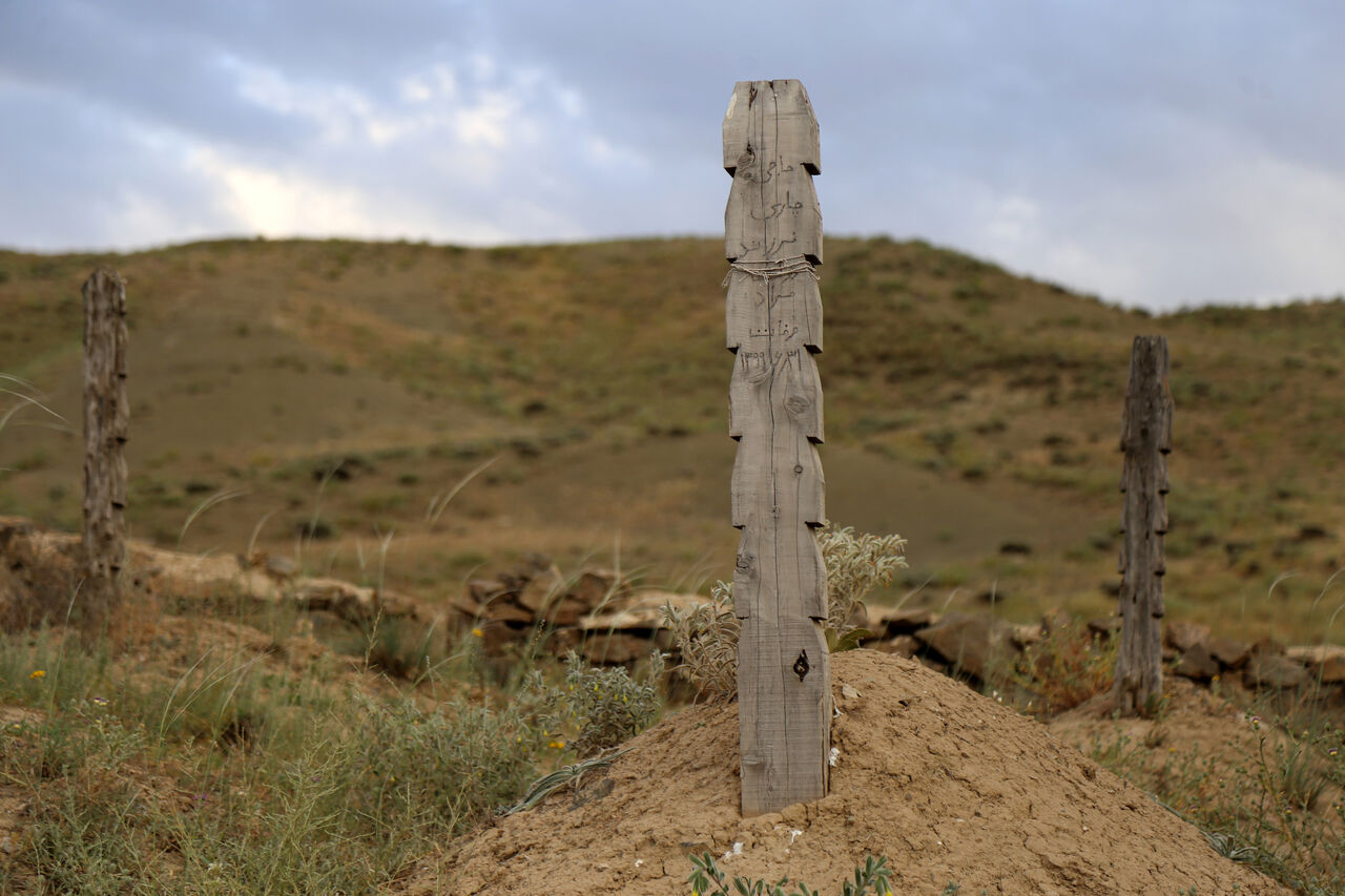 قبرستان چوبی «باغلق»
