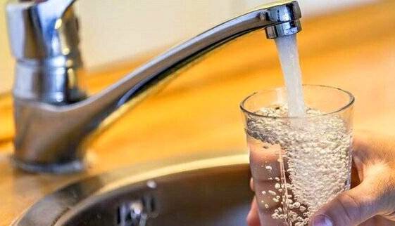 آب، بهترین نوشیدنی برای بدن/ تغذیه درست نخستین گام در رعایت سبک زندگی سالم