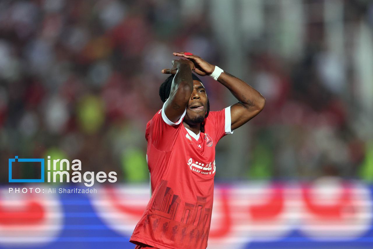 عکس/ ​​​​​​​لیگ برتر فوتبال بازی پرسپولیس و فولاد 