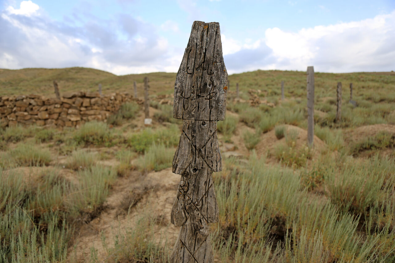 قبرستان چوبی «باغلق»