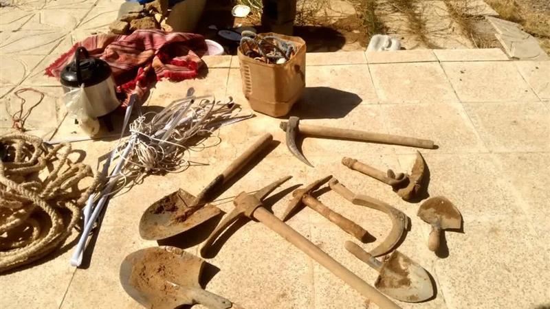 غافلگیری جویندگان گنج در باغات شازند
