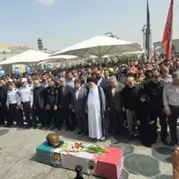 عکس/ تشییع و اقامه نماز بر پیکر مطهر "شهید آتش‌نشان رضا فخریان " 
