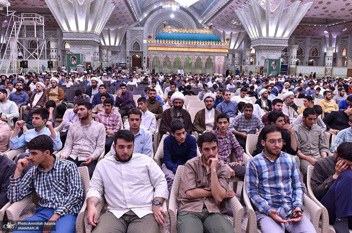 آئین آغاز سال تحصیلی حوزه علمیه استان تهران در حرم امام خمینی 