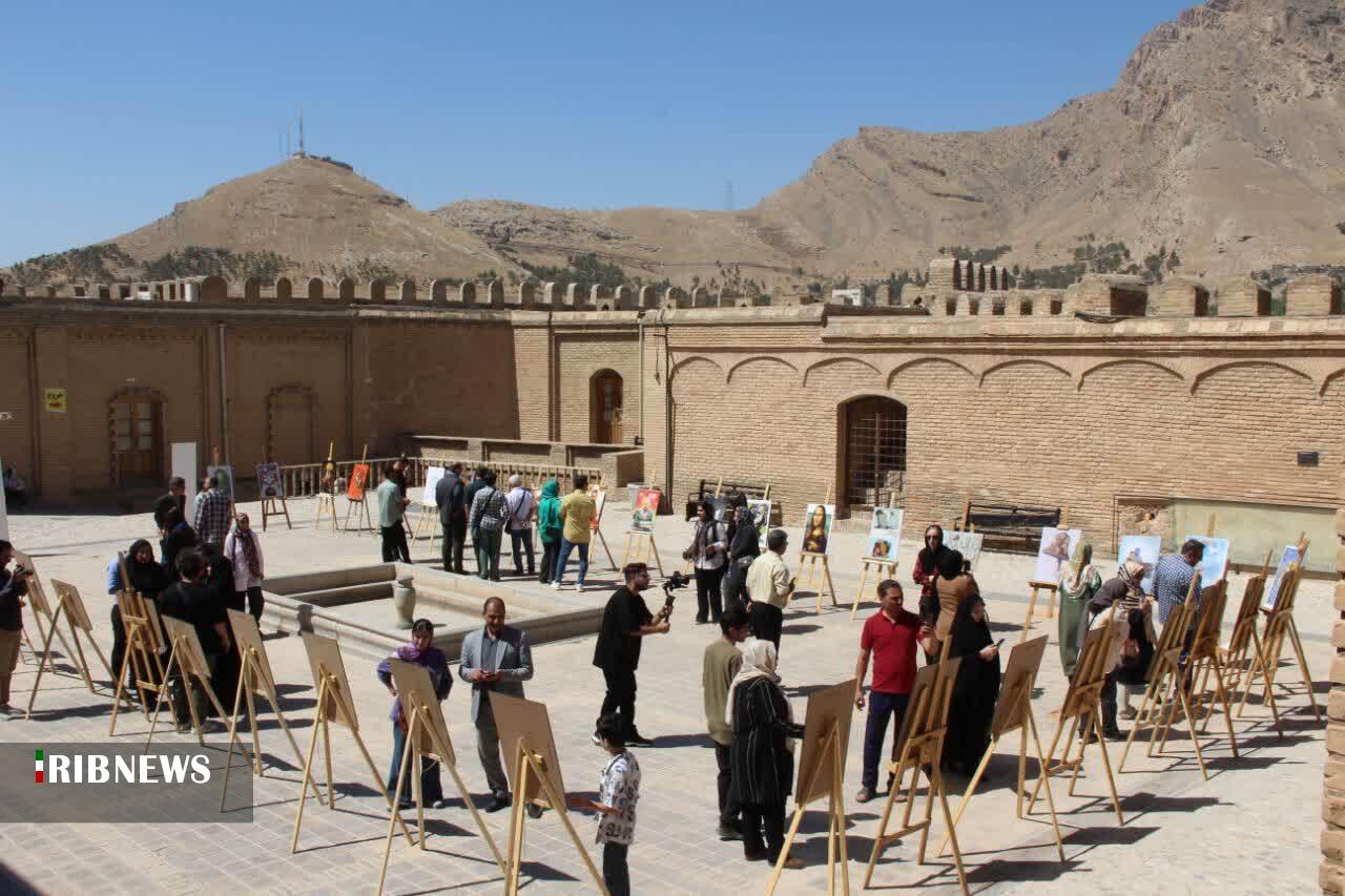  گشایش نمایشگاه آثار کاریکاتوریست‌های چهره جهان در لرستان