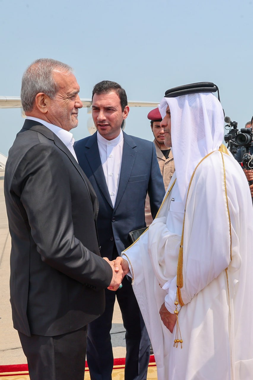 عکس/ سفر رئیس جمهور به قطر