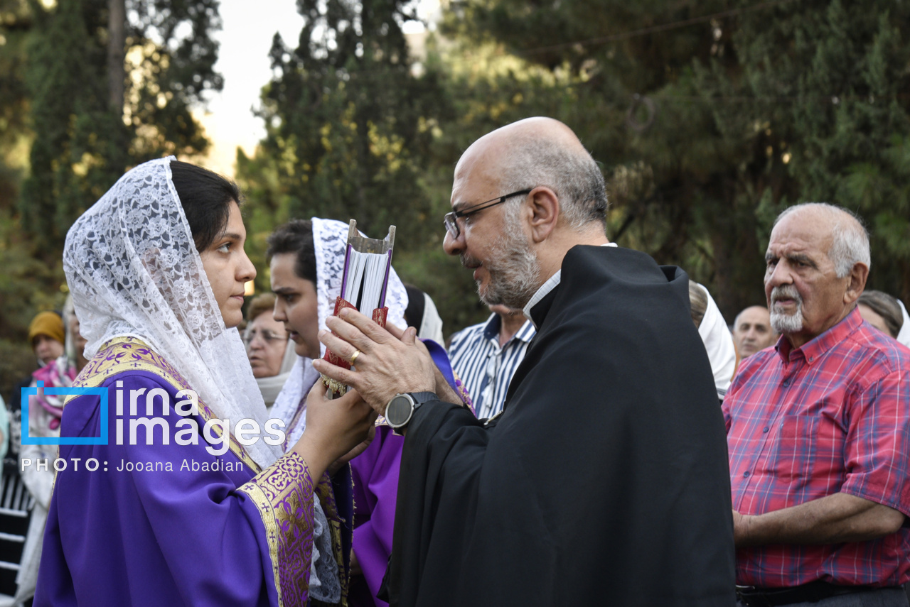 عکس/ مراسم بزرگداشت صلیب مقدس