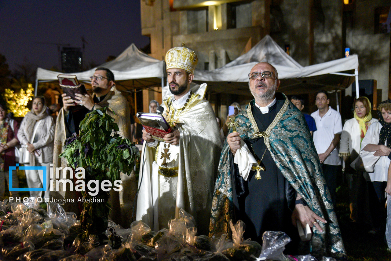 عکس/ مراسم بزرگداشت صلیب مقدس