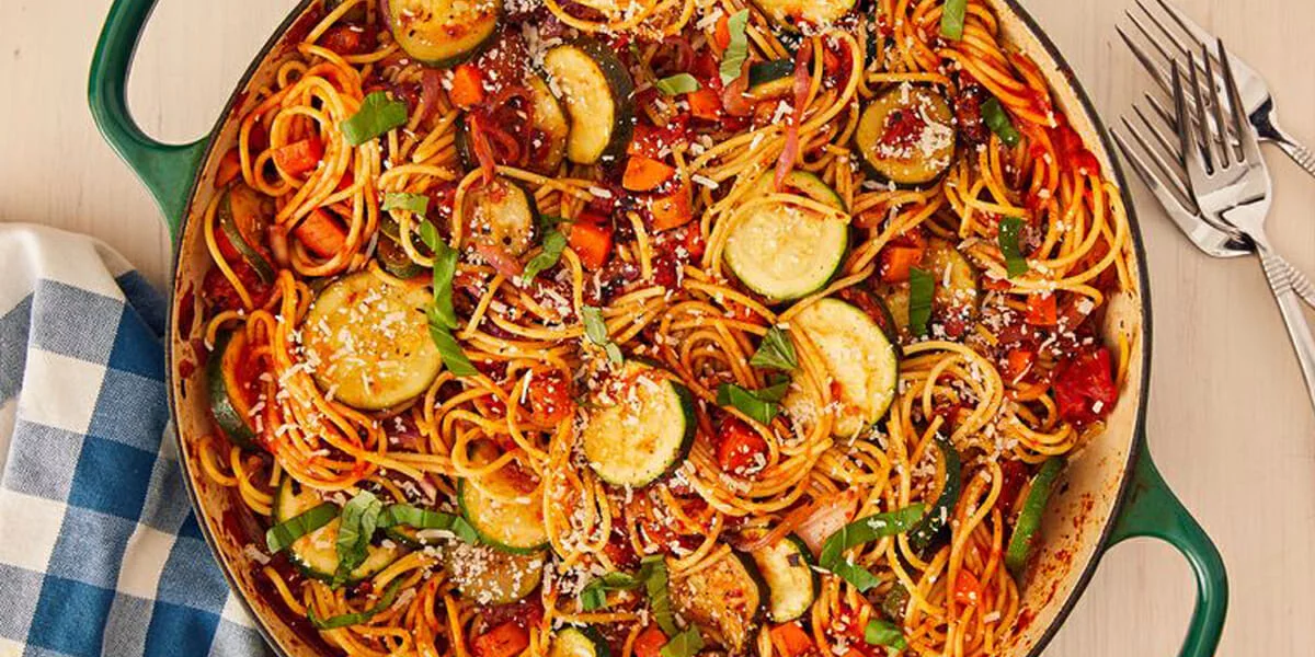 طرز تهیه اسپاگتی با سس تن ماهی، خوشمزه و آسان