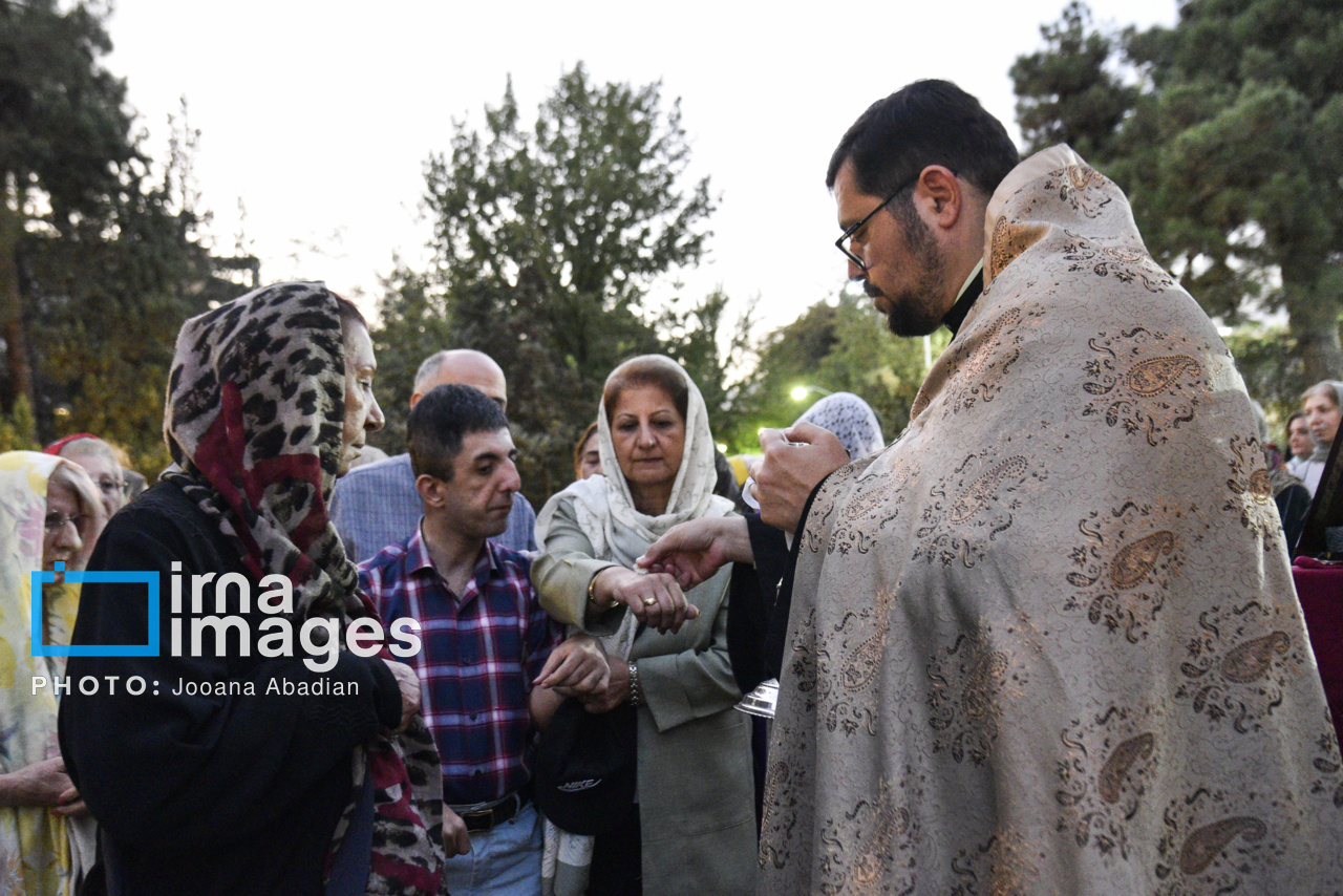 عکس/ مراسم بزرگداشت صلیب مقدس